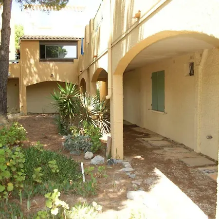 Cosy Balneo Avec Jardin Apartman