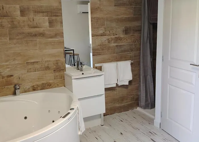 شقة Cosy Balneo Avec Jardin *